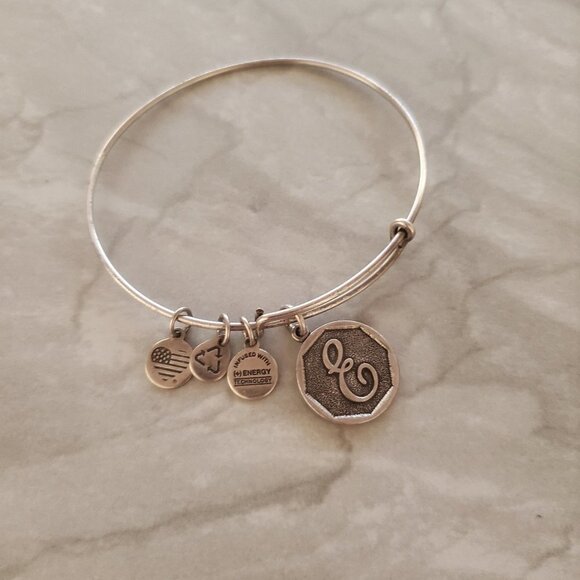 ✨ Alex and Ani Silver E Initial Expandable Charm Bracelet ✨ - Picture 1 of 3